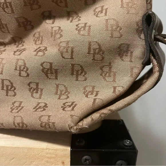 Dooney & Bourke Monogrammed Logo Large Shoulder Bag Leather Straps - Picture 9 of 10